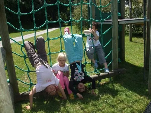 kidsPlaying