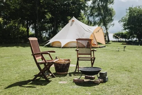 glampingTentAndChairs
