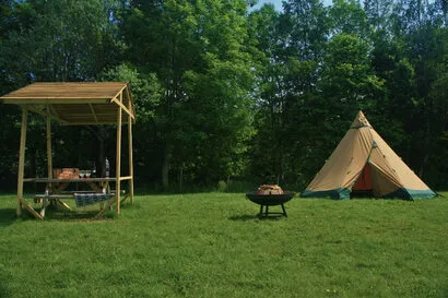Tipiwithfirepitandpicnictable1